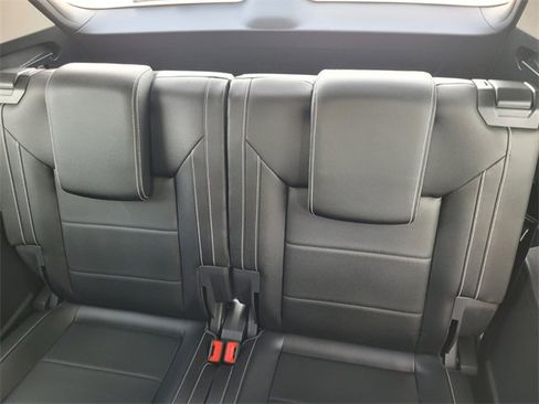 Used 2023 Volkswagen Atlas SE w/ Panoramic Sunroof Package image 6