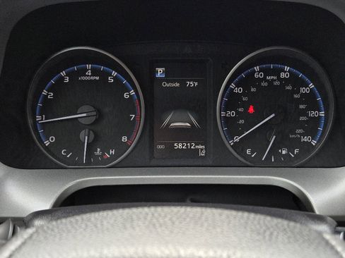 Used 2017 Toyota RAV4 LE image 6