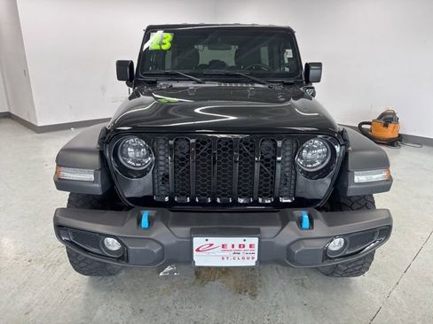 Used 2023 Jeep Wrangler Unlimited w/ Cold Weather Group AWD/4WD image 2