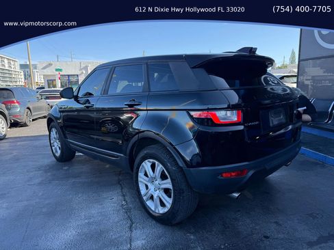 Used 2019 Land Rover Range Rover Evoque SE Premium image 2