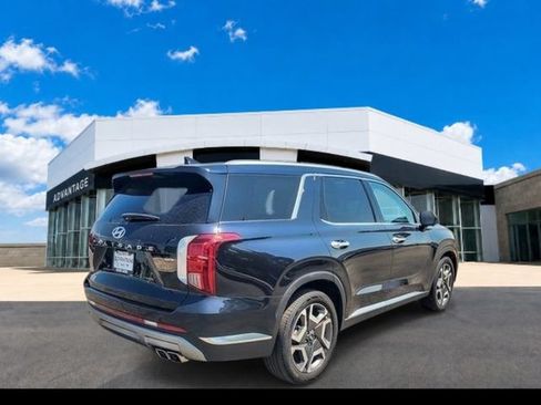 Used 2024 Hyundai Palisade Limited AWD/4WD image 12