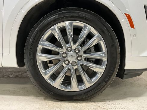 Used 2024 Cadillac XT6 Premium Luxury w/ Technology Package image 11