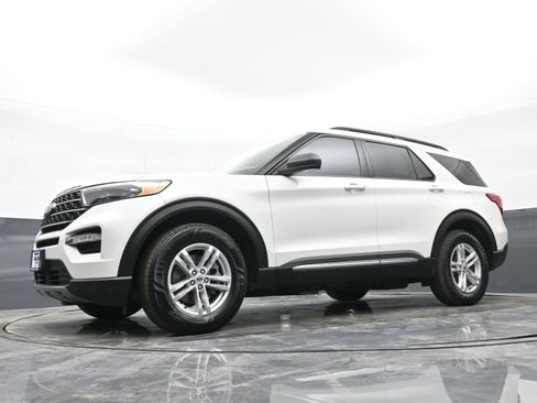 Used 2020 Ford Explorer XLT w/ Equipment Group 202A image 41