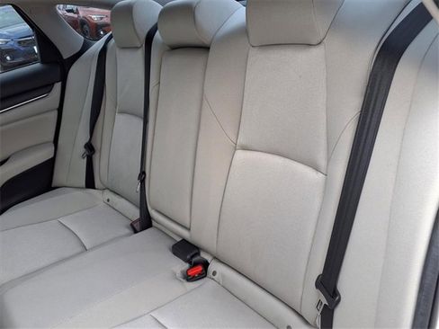 Used 2022 Honda Accord LX image 9