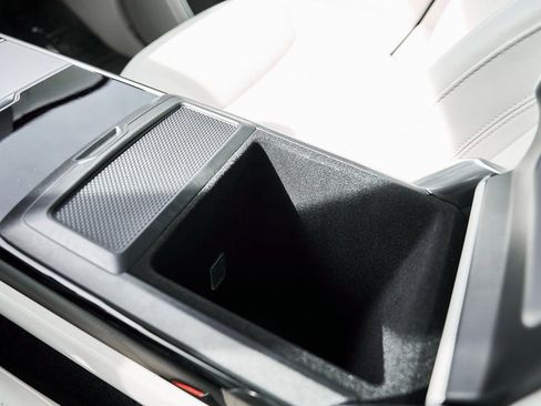 Used 2024 Land Rover Range Rover Long Wheelbase SE image 73