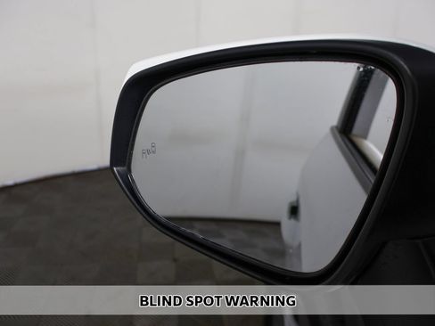 Used 2025 Toyota RAV4 XLE AWD/4WD image 4