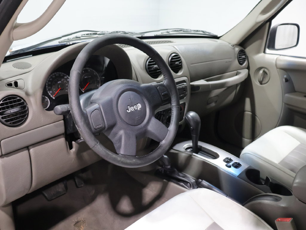 Used 2007 Jeep Liberty Sport AWD/4WD image 18