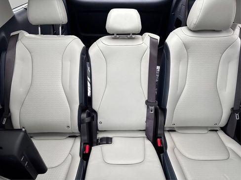 New 2025 Kia Carnival SX Prestige FWD image 11