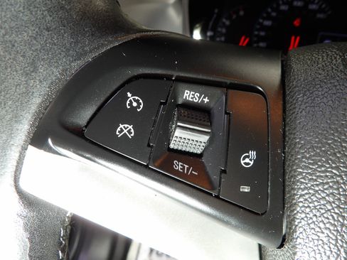 Used 2020 Chevrolet Sonic Premier FWD image 17