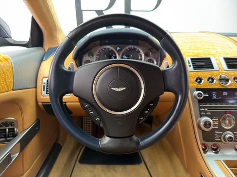 Used 2013 Aston Martin DB9 Volante RWD image 27
