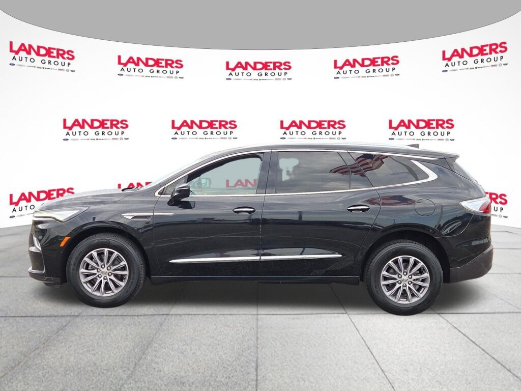 Used 2023 Buick Enclave Essence AWD/4WD image 6