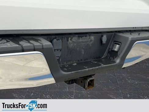 Used 2015 Ford F150 XLT image 32