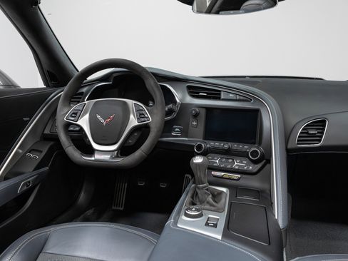 Used 2015 Chevrolet Corvette Z06 w/ 3LZ Preferred Equipment Group image 25