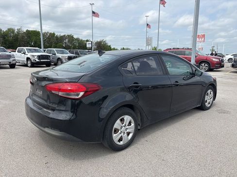 Used 2017 Kia Forte LX image 3