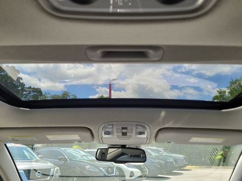 Used 2019 Kia Niro Touring FWD image 16