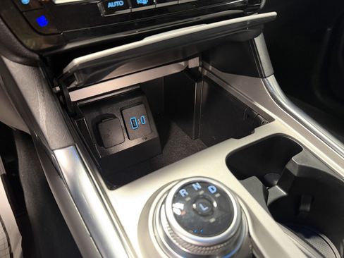 Used 2022 Ford Explorer Limited w/ Limited Technology Package image 15