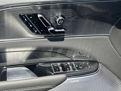 New 2026 Cadillac Lyriq V w/ LPO, Floor Liner Package AWD/4WD image 18