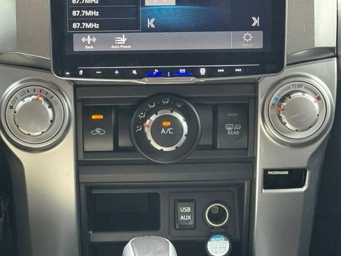 Used 2016 Toyota 4Runner SR5 AWD/4WD image 15