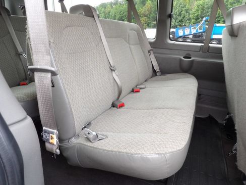 Used 2025 Chevrolet Express 3500 LT w/ LT Preferred Equipment Group RWD image 31