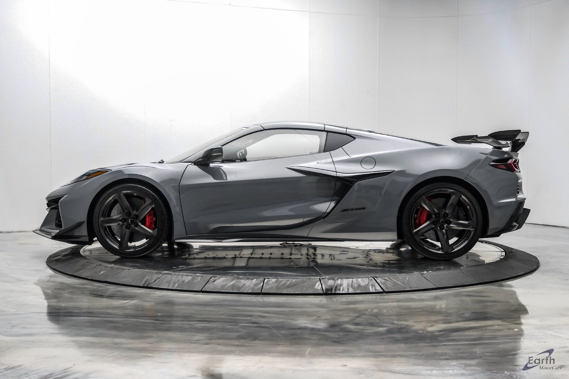Used 2025 Chevrolet Corvette Z06 w/ Z07 Performance Package RWD image 10