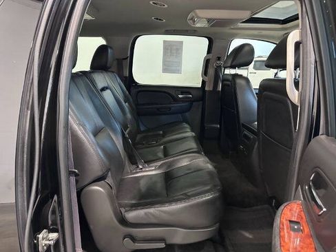 Used 2013 Chevrolet Suburban LT w/ Luxury Package AWD/4WD image 24