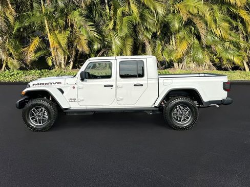 New 2026 Jeep Gladiator Mojave image 2