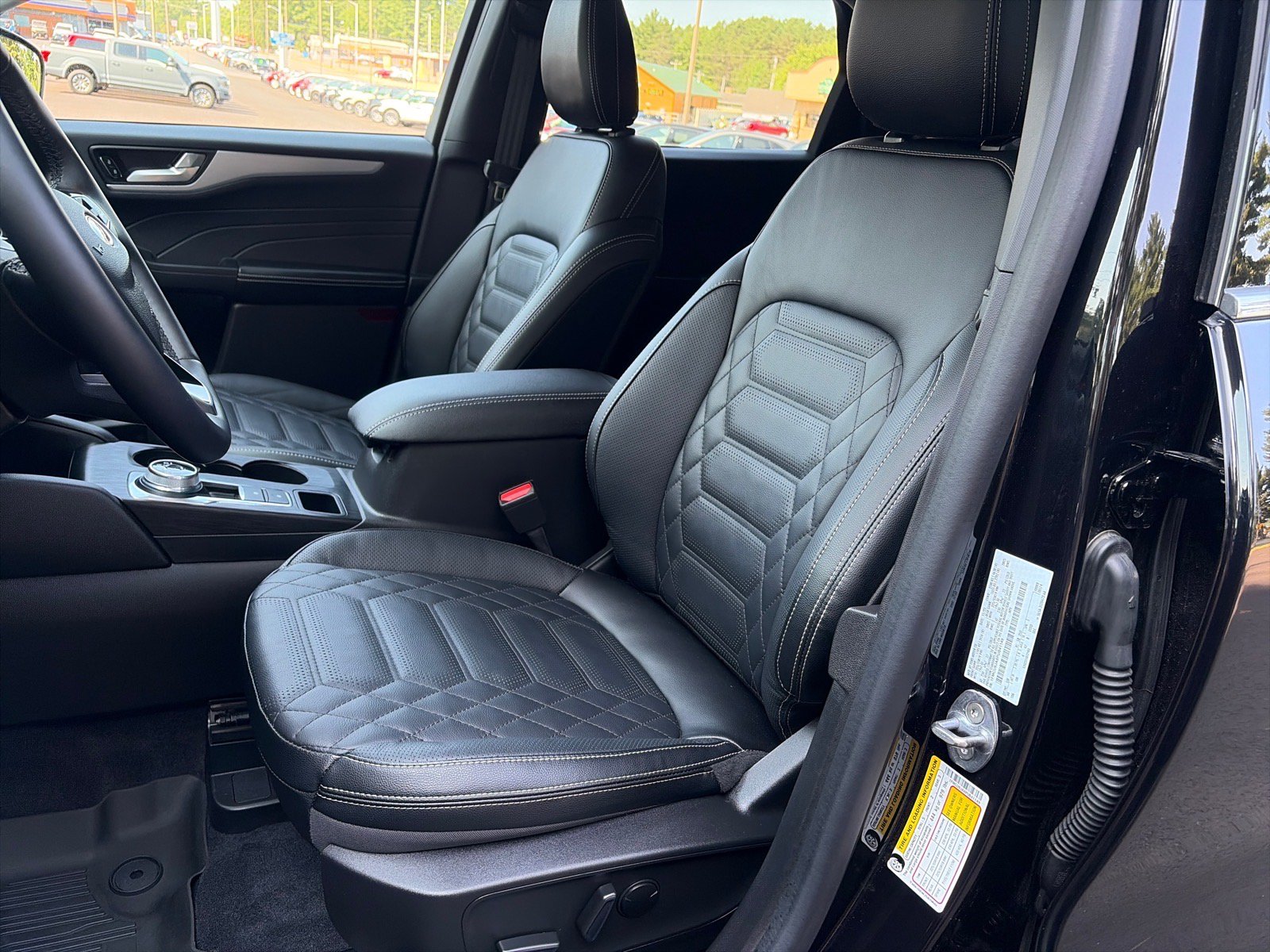 Used 2023 Ford Escape Platinum w/ Premium Technology Package AWD/4WD image 13