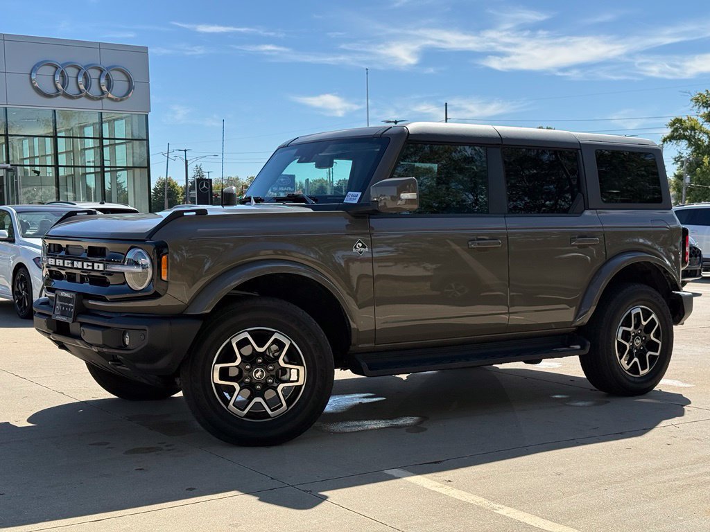 Used 2025 Ford Bronco Outer Banks AWD/4WD image 6