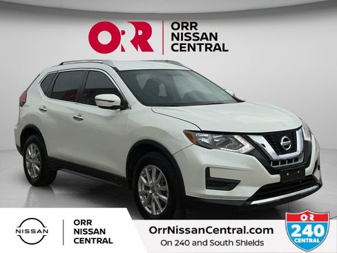 Used 2017 Nissan Rogue SV FWD image 3
