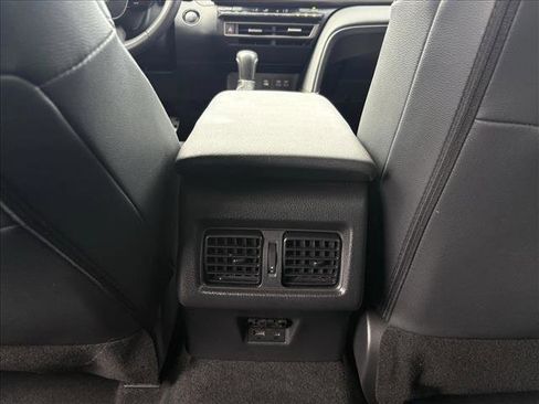 Used 2025 Toyota Camry SE w/ Convenience Package FWD image 18