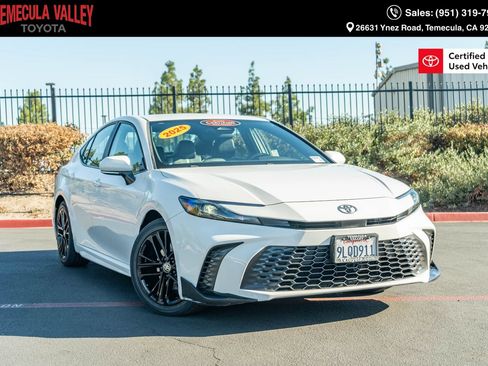 Certified 2025 Toyota Camry SE FWD image 1