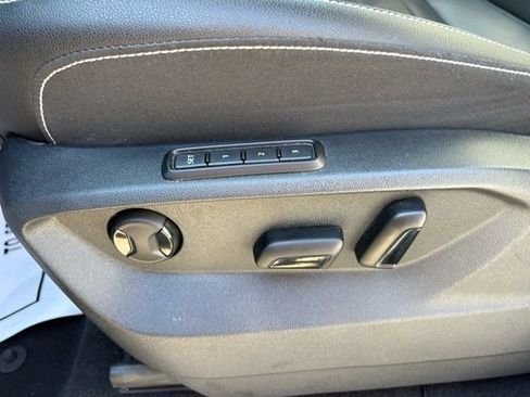 Used 2025 Volkswagen Atlas SEL image 28