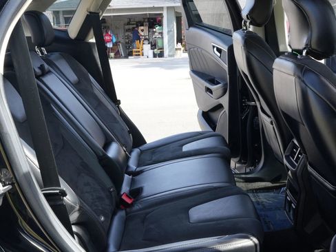 Used 2017 Ford Edge Titanium w/ Technology Package image 10