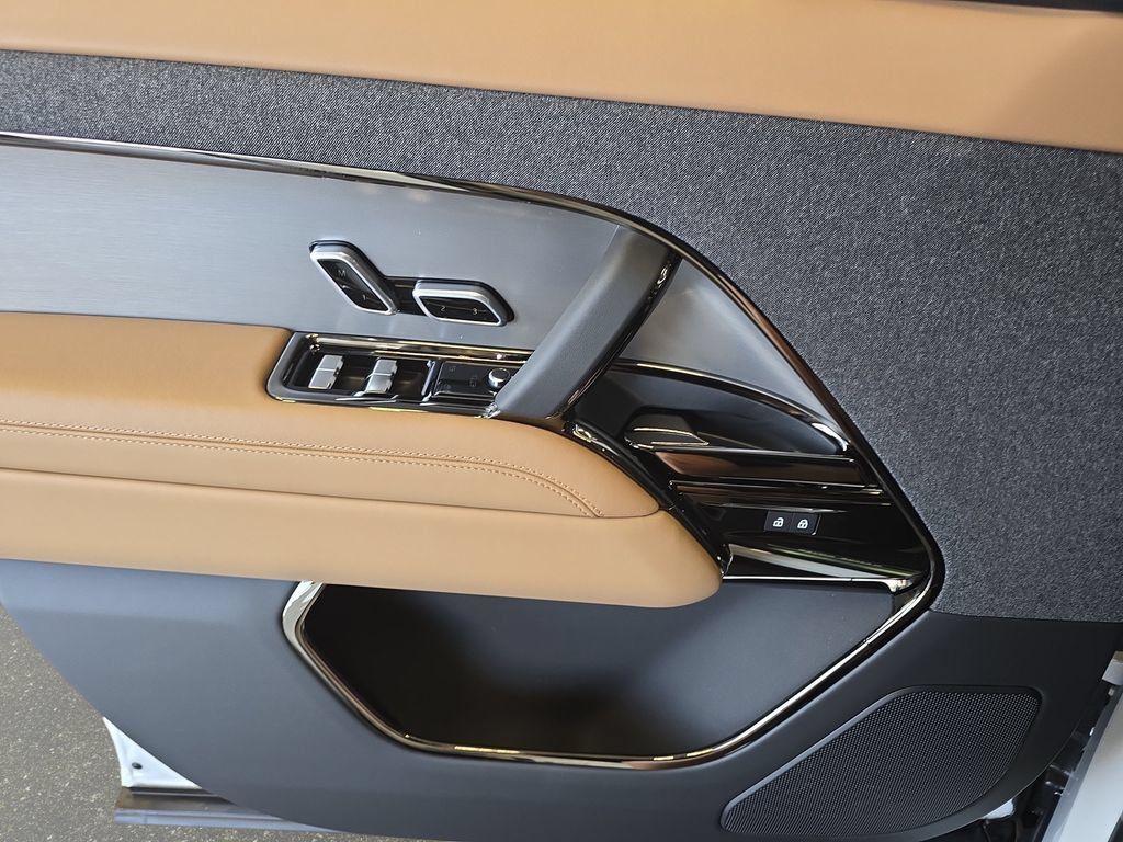 New 2026 Land Rover Range Rover Sport SE AWD/4WD image 19