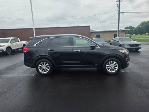 Used 2018 Kia Sorento AWD image 2