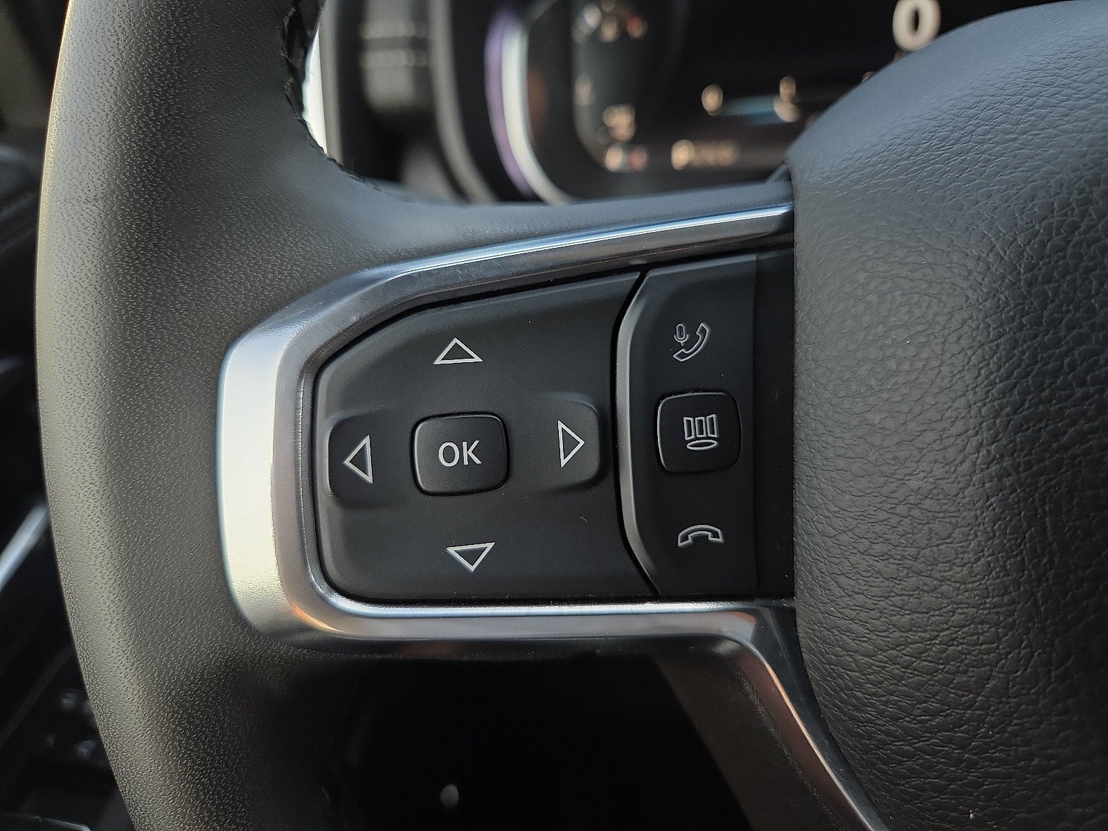 Used 2025 RAM 3500 Laramie AWD/4WD image 19