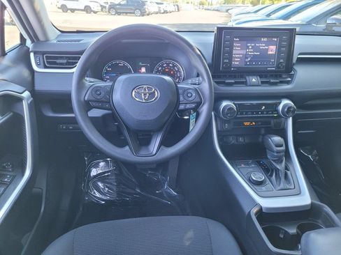 Used 2021 Toyota RAV4 LE AWD/4WD image 19