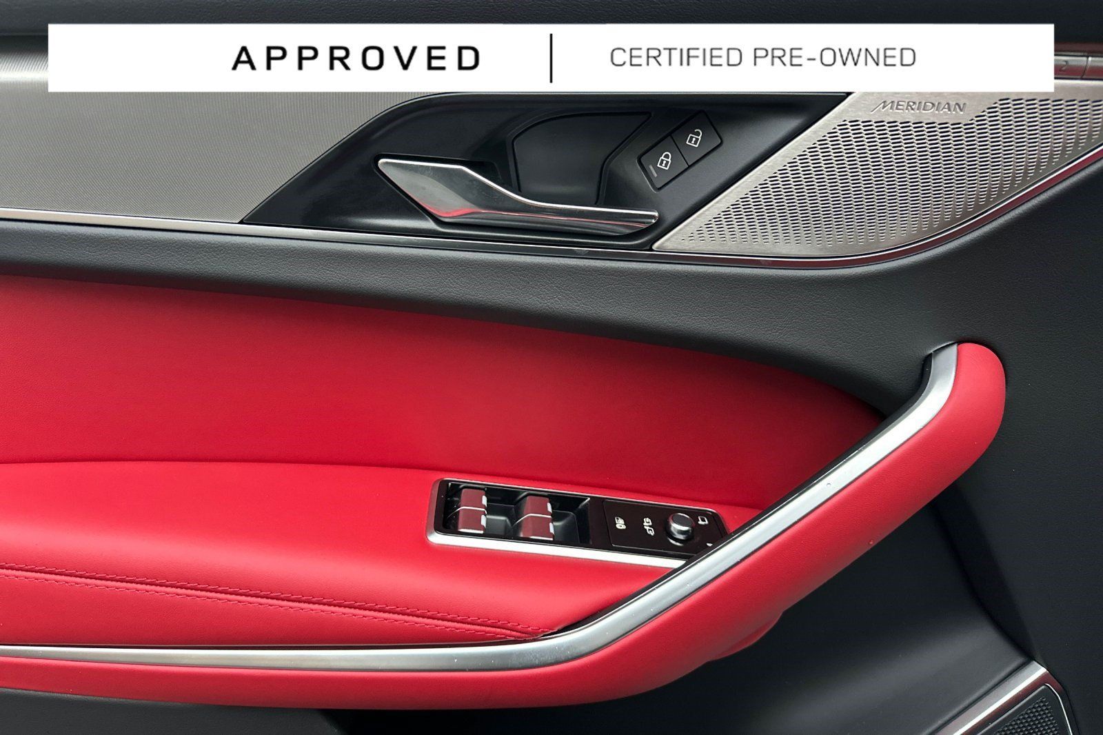 Used 2025 Jaguar F-PACE R-Dynamic S AWD/4WD image 14