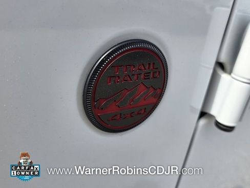 Used 2025 Jeep Gladiator Rubicon w/ Convenience Group image 18