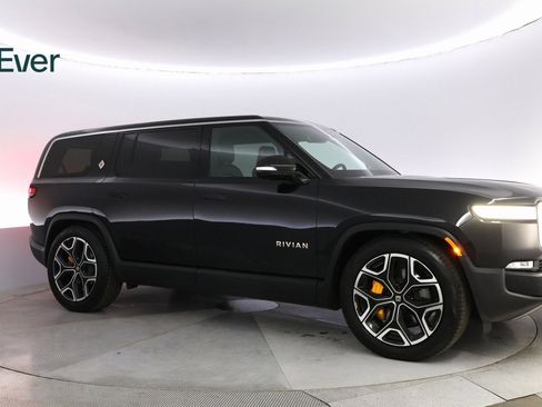 Used 2024 Rivian R1S Adventure image 5