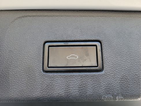 Used 2019 Volkswagen Atlas SE w/ Towing Package image 30