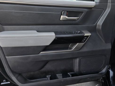 Used 2025 Toyota Tundra Limited AWD/4WD image 9