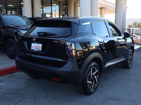 New 2026 Nissan Kicks SV image 4