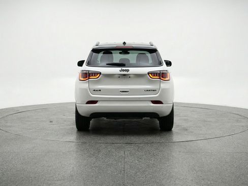 Used 2025 Jeep Compass Trailhawk AWD/4WD image 7