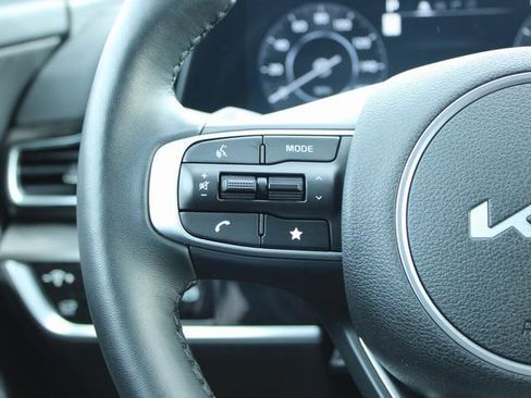 Used 2025 Kia Sportage SX image 28