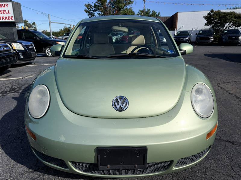Used 2008 Volkswagen Beetle Coupe FWD image 4