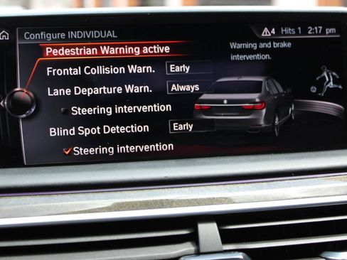 Used 2017 BMW 750i RWD image 32