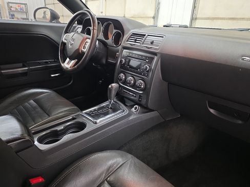Used 2014 Dodge Challenger SXT Plus image 36