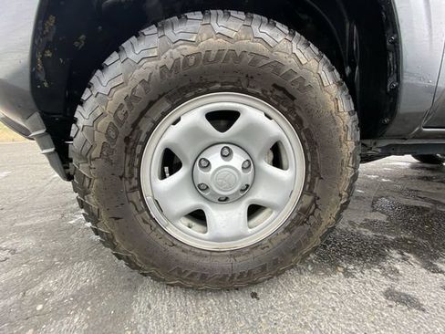 Used 2022 Toyota Tacoma SR AWD/4WD image 10