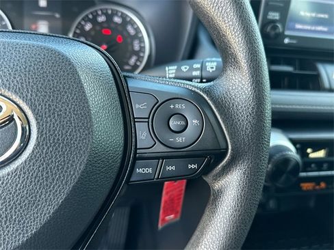 Certified 2022 Toyota RAV4 LE image 21